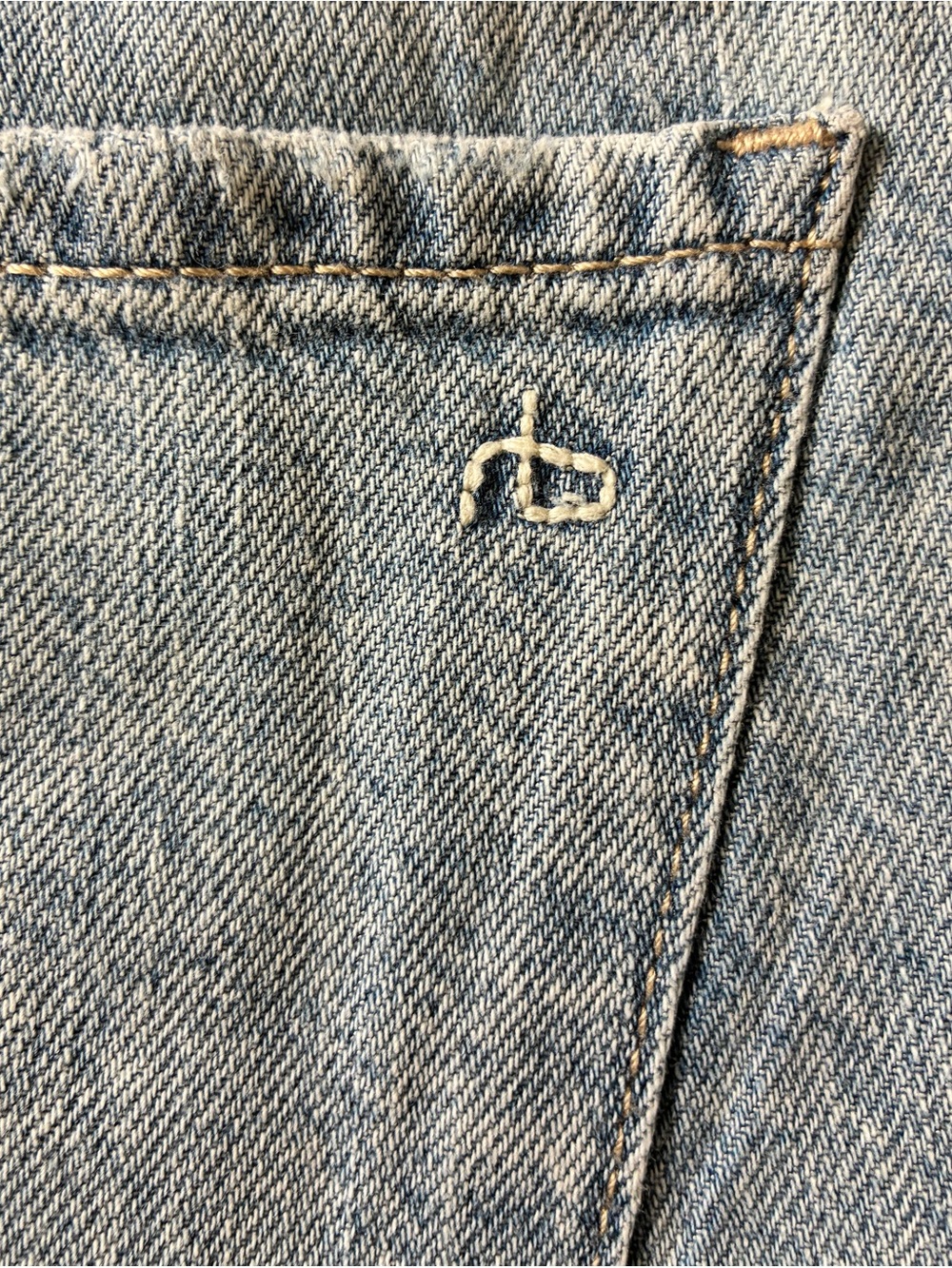 rag & bone Ultra Featherweight Nolan Denim Shorts in Asbury Wash size XS - Picture 9 of 9